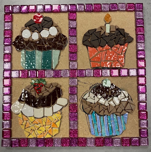Tableau en mosaïque motif cupcakes avant les joints
